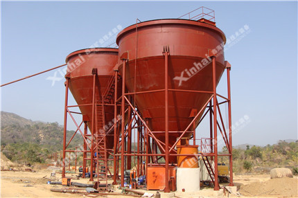 High efficiency deep cone thickener