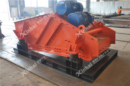 Vibrating dewatering screen